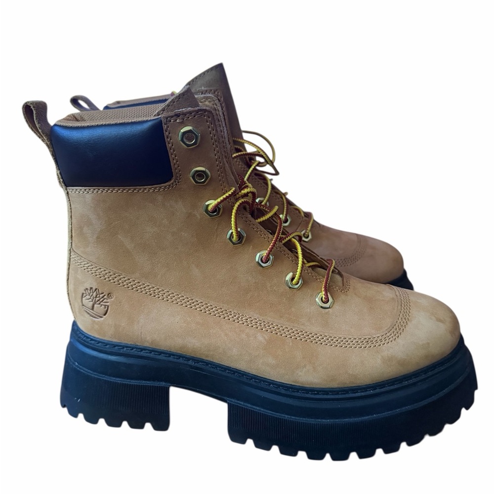 New Timberland Women’s Wheat Nubuck Lace-Up Platform Ankle Boots